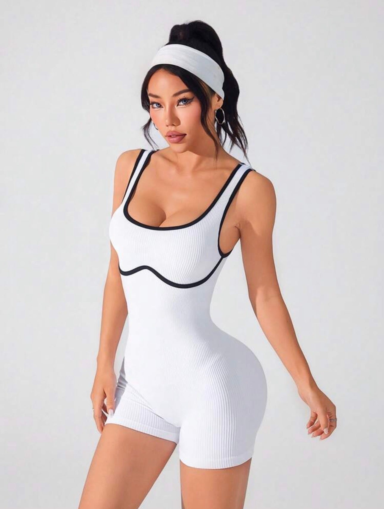 Unera-White